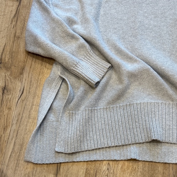 Aerie Light Gray Women's Crew Neck Sweater - Picture 4 of 6